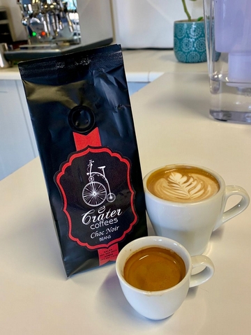 Coffee Club Review: Crater Coffees - <p>This week's coffee review is a blend of Brazil and Guatemala, named "Choc Noir" from Crater Coffees in Parys.  The beans are medium/medium dark roast, though the development is gent...</p>