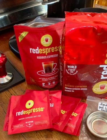 Ever wondered how your favourite Red Cappuccino gets made at your local cafe? - <p>

We had so much fun trying out the Red Espresso® products in a cafe setting. In fact, in the cafe where Mel started out as a baby barista!

Easy peasy lemon squeezey, or squeeze a bump o...</p>
