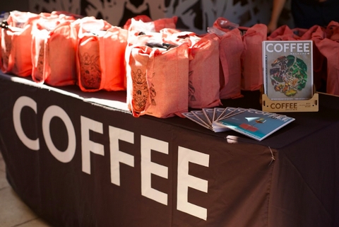 Limited Offer: Added value of R300 with next 5 DGC Club boxes ordered - <p>We have good news for you, coffee fans!

We've got some goodies from Creative Coffee Week like tote bags and product samples and interesting coffees, that we'd love to share with you!

Fir...</p>