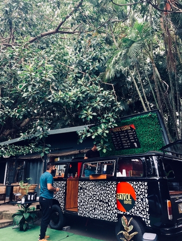 New Kid on the Block: Gatvol Coffee - <p>

"Are you Gatvol?!"

This is the question asked on arrival at Gatvol Coffee, a funky, converted old VW that is home to a tiny cafe. And the playful, fun, hospitality-forward experi...</p>