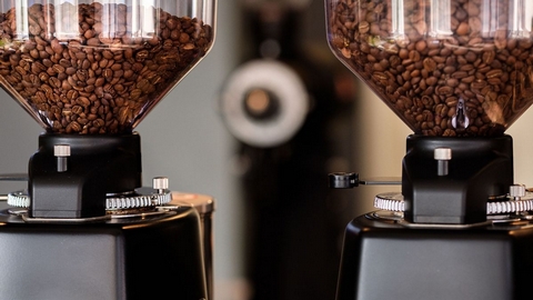 The Cutting Edge: Inside your Coffee Grinder with Kyle Ramage - <p>The Cutting Edge: Inside your coffee grinder

Words by Kyle Ramage, Black&White Coffee Roasters

The burrs are arguably the most important part of your coffee grinder and Kyle Ramage, US ...</p>