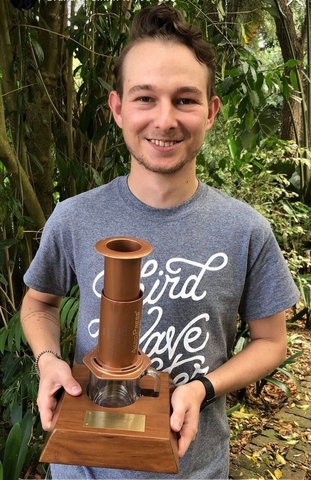 Interview + Recipe: Brandon Smith on his 3rd place in World AeroPress Champs 2021 - <p>

We chatted to Brandon Smith who placed 3rd in the World AeroPress Champs earlier this month! Bringing the bronze back to South Africa!

Congratulations Brandon! He went up against 44 other ...</p>