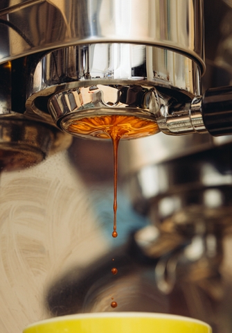 Interview: The Art of the Traditional Espresso with Alessandro Morrico - <p>Behind the Espresso Machine

The tradition of espresso machines begins and still lives in Italy.

Interview with Alessandro Morrico

This legendary piece of equipment has shaped cafe culture aro...</p>