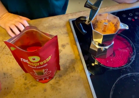 REVIEW and BREW: Red Espresso at Home - <p>

Anyone else feeling like the days are getting longer even though the sun is going down sooner?!

Put on your comfy pants and brew some amazing, comforting drinks that will give you a boost ...</p>